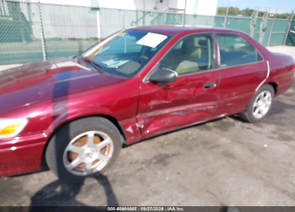 2000 TOYOTA CAMRY LE VIN: 4T1BG22K1YU970888