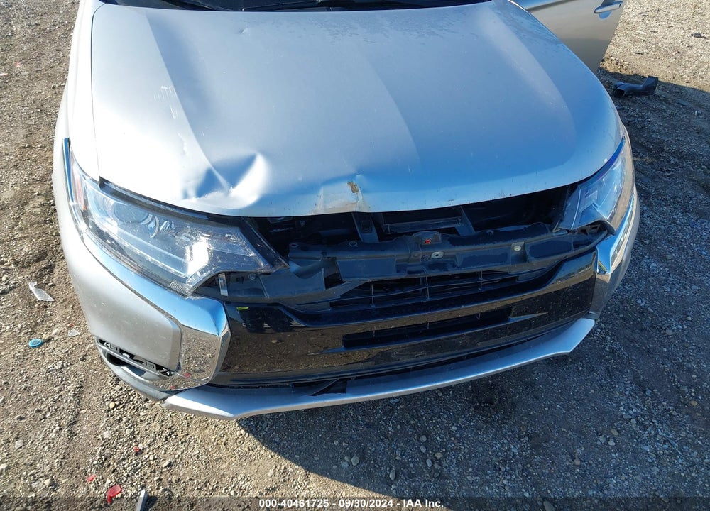 2018 MITSUBISHI OUTLANDER ES VIN: JA4AD2A38JZ060631