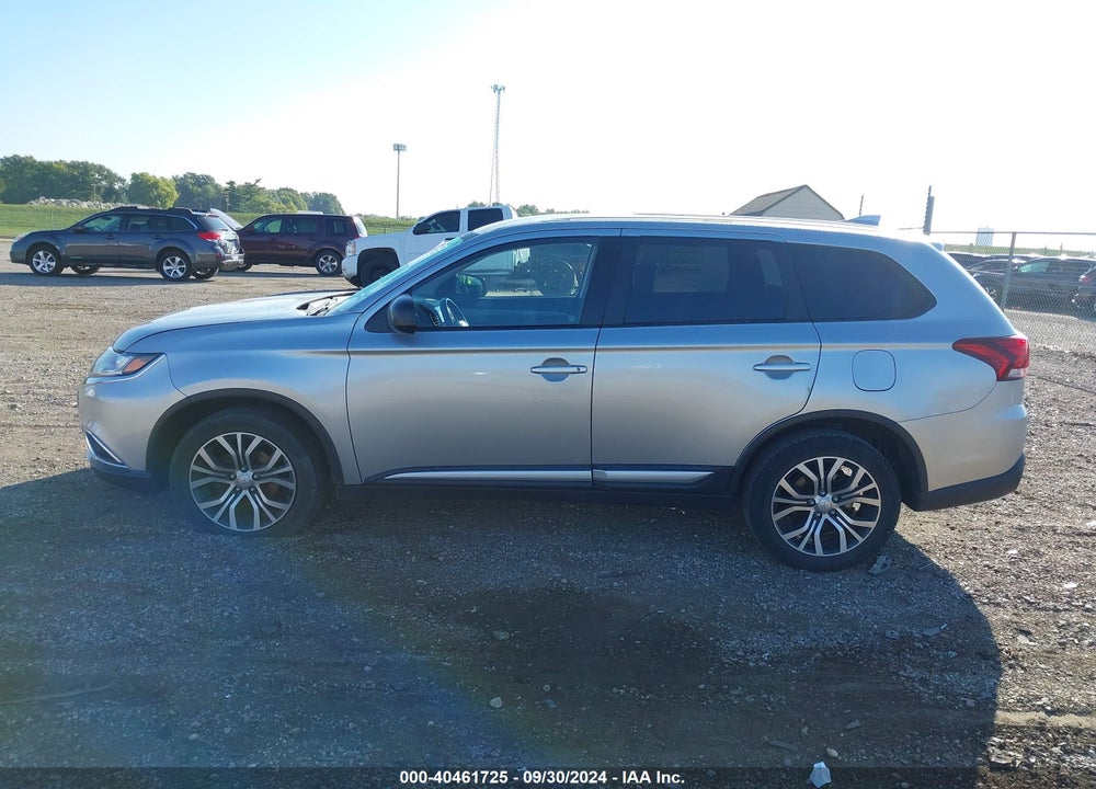 2018 MITSUBISHI OUTLANDER ES VIN: JA4AD2A38JZ060631
