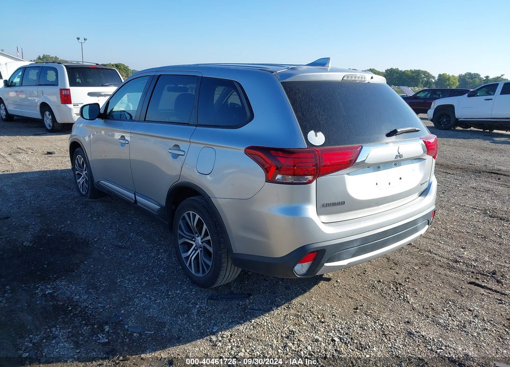 2018 MITSUBISHI OUTLANDER ES VIN: JA4AD2A38JZ060631