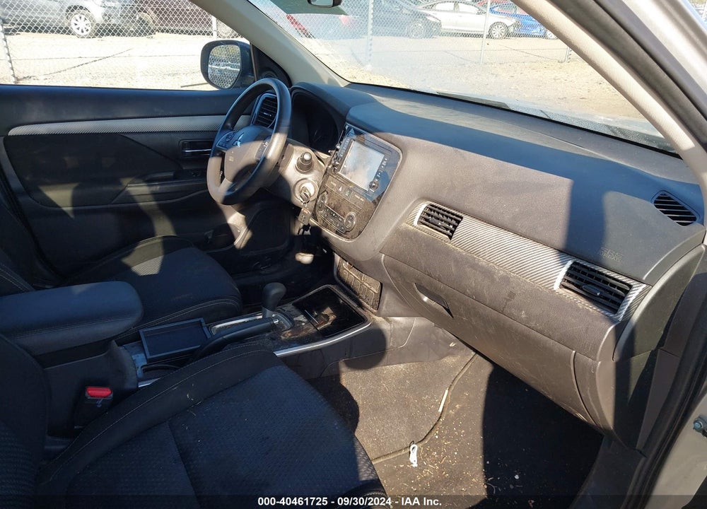 2018 MITSUBISHI OUTLANDER ES VIN: JA4AD2A38JZ060631