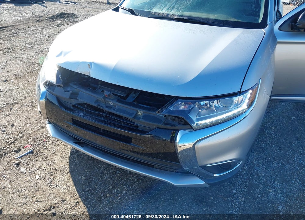 2018 MITSUBISHI OUTLANDER ES VIN: JA4AD2A38JZ060631