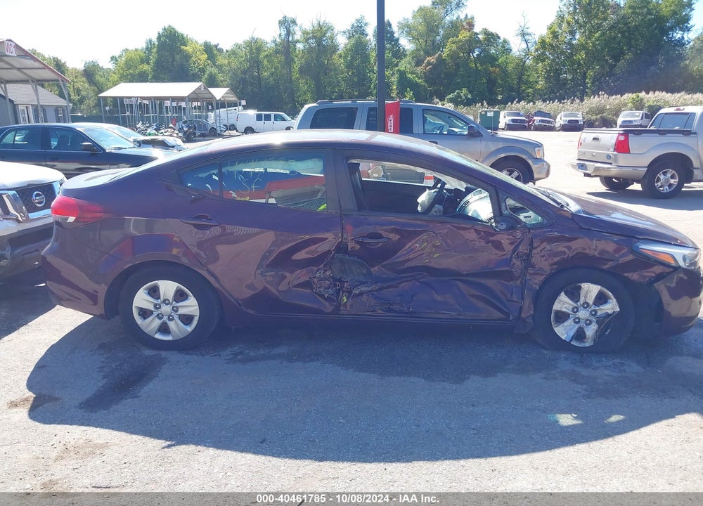 2017 KIA FORTE VIN: 3KPFL4A75HE120495