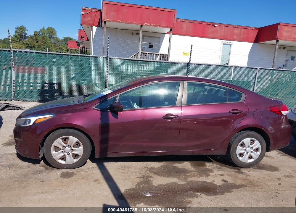 2017 KIA FORTE VIN: 3KPFL4A75HE120495