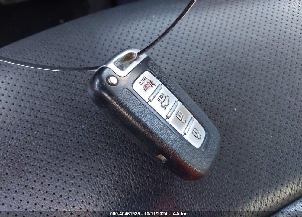 2013 HYUNDAI GENESIS 3.8 VIN: KMHGC4DD8DU233239