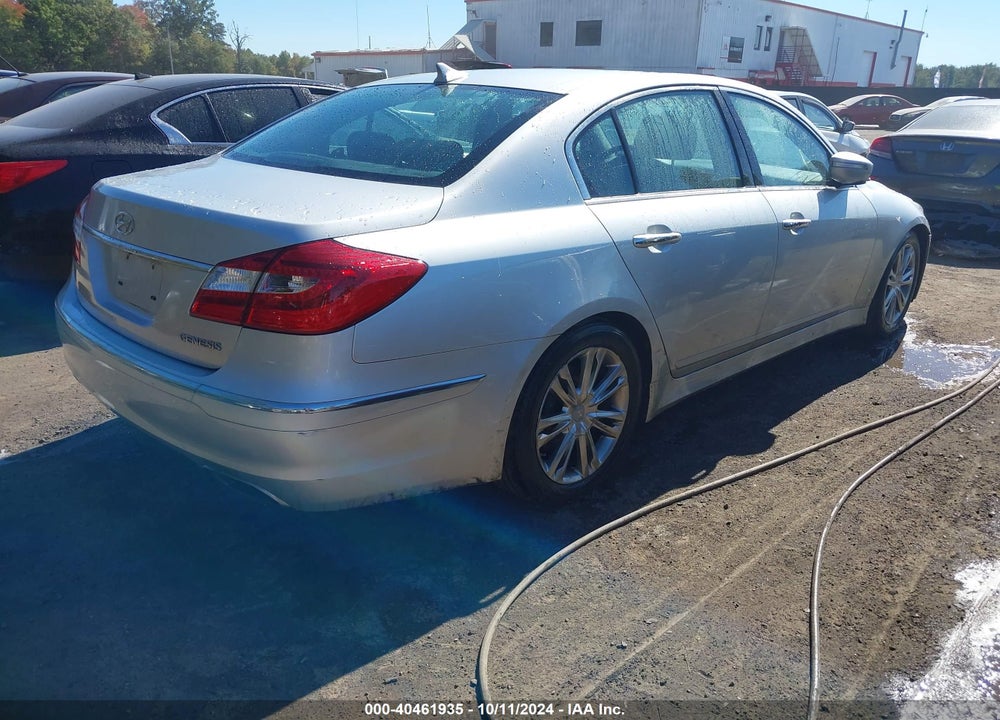 2013 HYUNDAI GENESIS 3.8 VIN: KMHGC4DD8DU233239