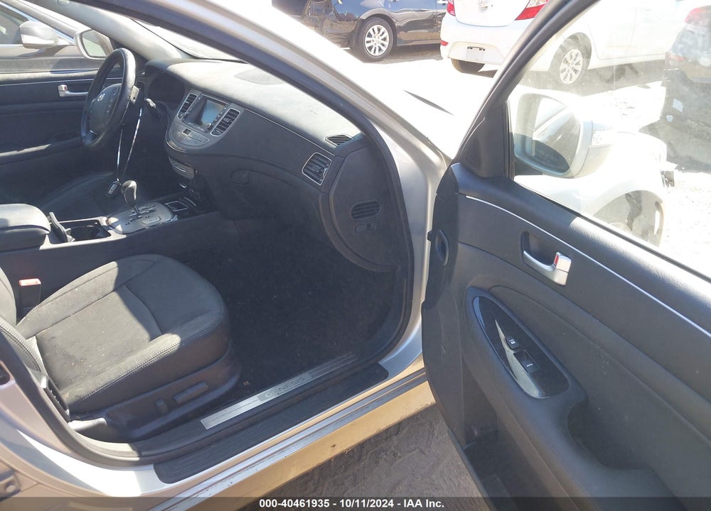 2013 HYUNDAI GENESIS 3.8 VIN: KMHGC4DD8DU233239