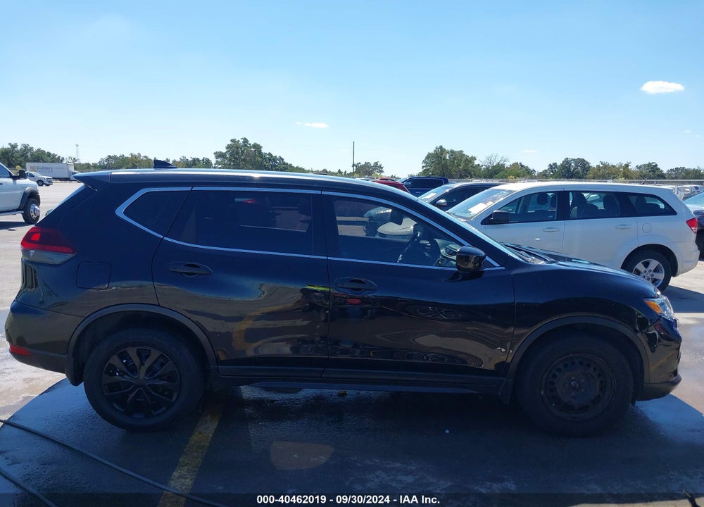 2019 NISSAN ROGUE S VIN: 5N1AT2MV8KC726019