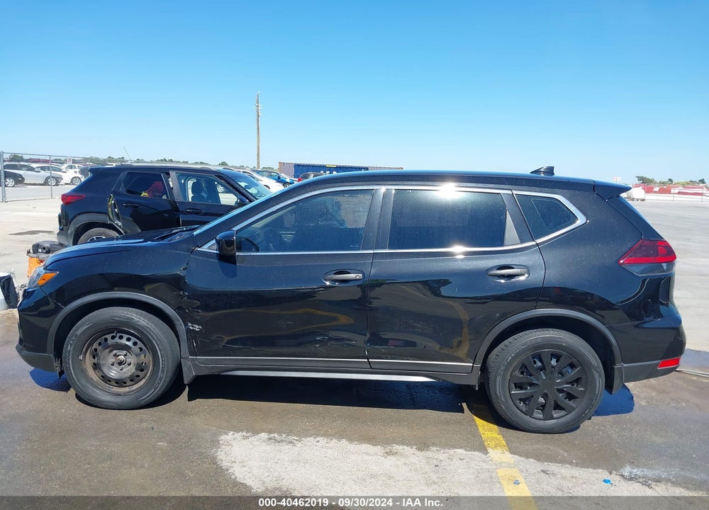 2019 NISSAN ROGUE S VIN: 5N1AT2MV8KC726019