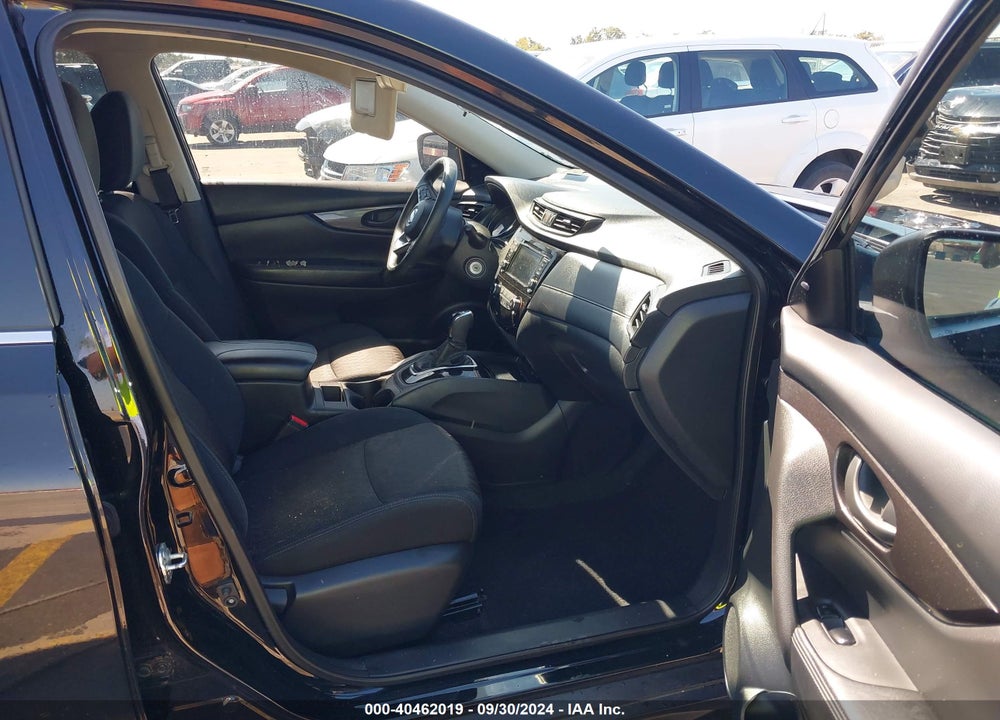2019 NISSAN ROGUE S VIN: 5N1AT2MV8KC726019
