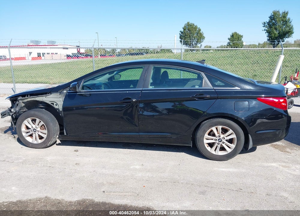 2013 HYUNDAI SONATA GLS VIN: 5NPEB4AC1DH526470