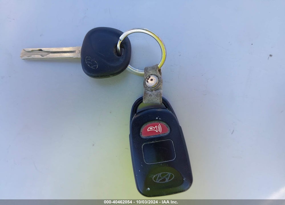 2013 HYUNDAI SONATA GLS VIN: 5NPEB4AC1DH526470