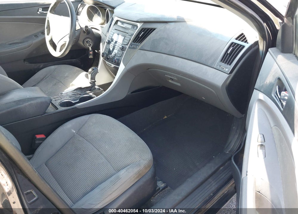 2013 HYUNDAI SONATA GLS VIN: 5NPEB4AC1DH526470