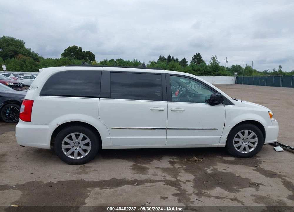 2011 CHRYSLER TOWN & COUNTRY TOURING-L VIN: 2A4RR8DG0BR607201
