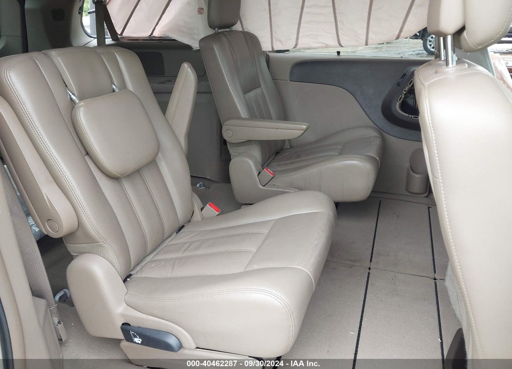 2011 CHRYSLER TOWN & COUNTRY TOURING-L VIN: 2A4RR8DG0BR607201