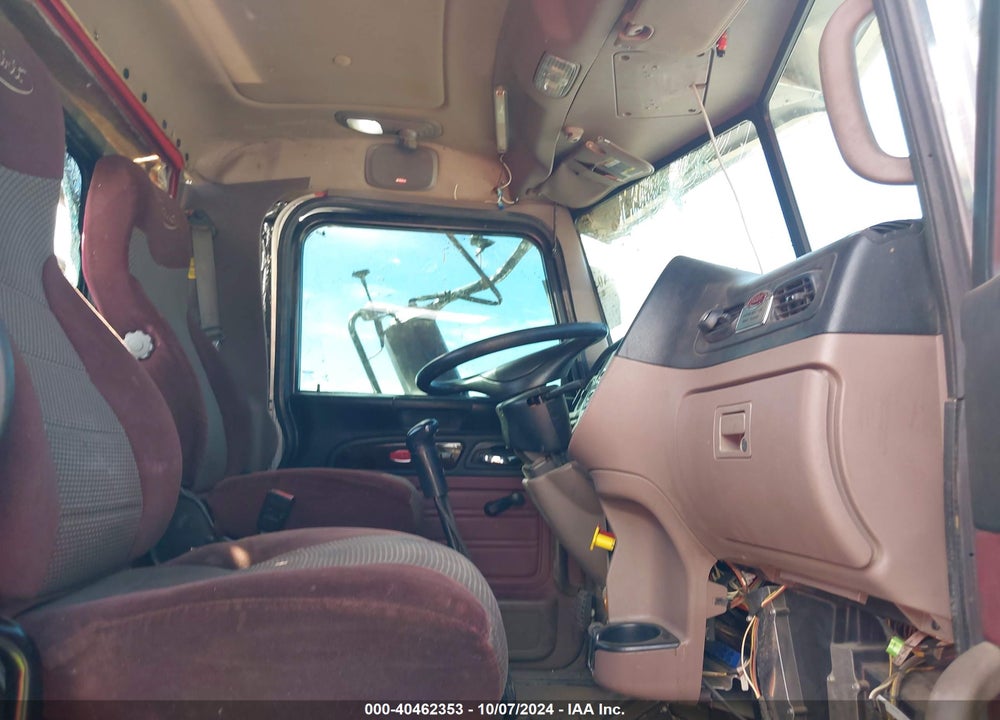 2013 PETERBILT 388 VIN: 1XPWD49X8DD197017