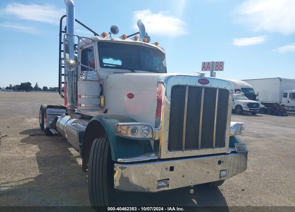 2013 PETERBILT 388 VIN: 1XPWD49X8DD197017