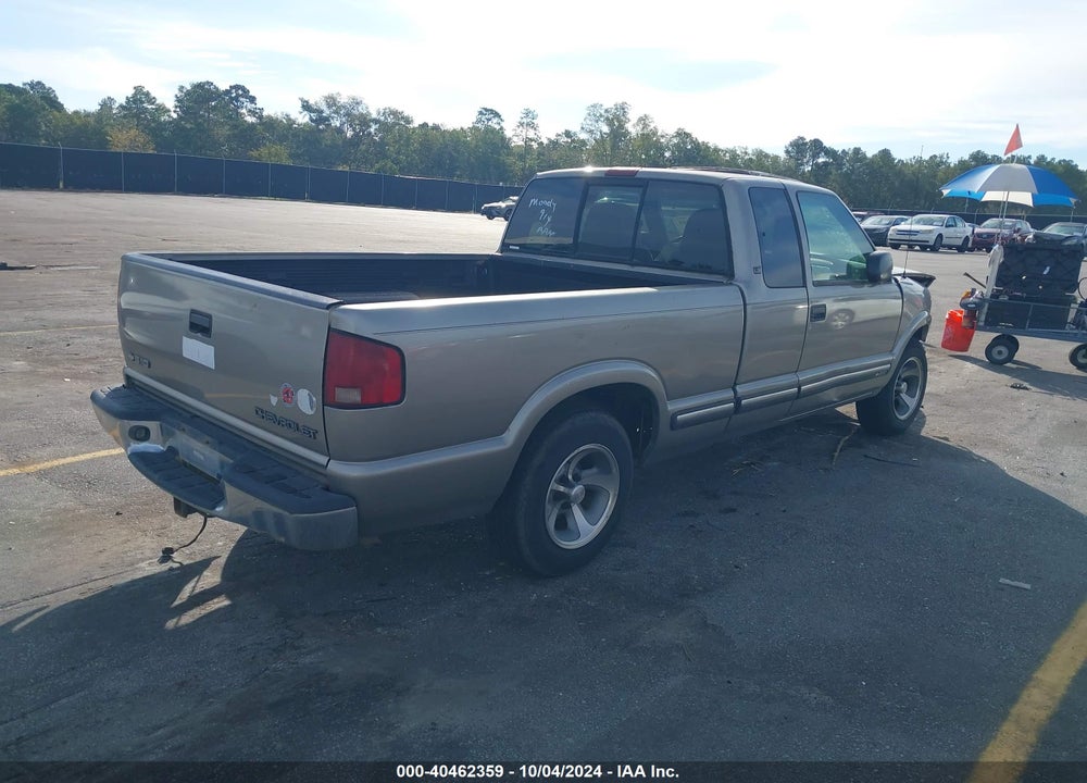 2001 CHEVROLET S-10 LS VIN: 1GCCS19W118147063