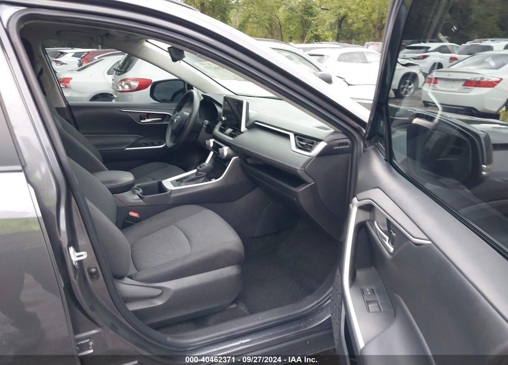 2024 TOYOTA RAV4 XLE VIN: 2T3W1RFV4RC255873