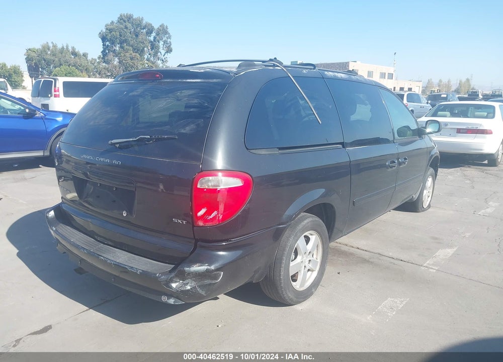 2005 DODGE GRAND CARAVAN SXT VIN: 2D8GP44L05R216824