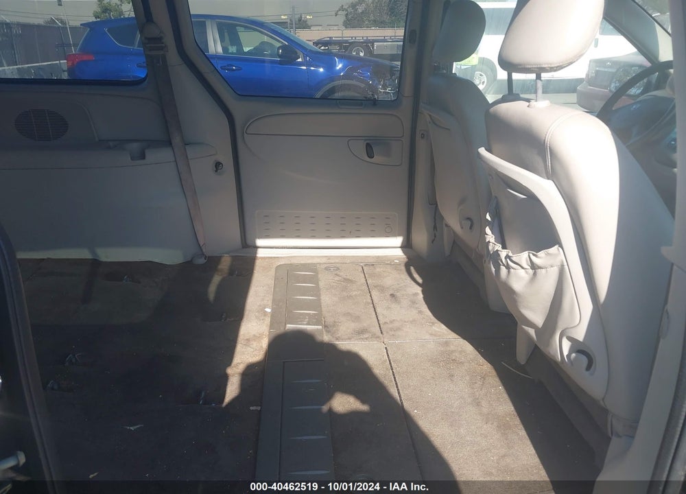2005 DODGE GRAND CARAVAN SXT VIN: 2D8GP44L05R216824