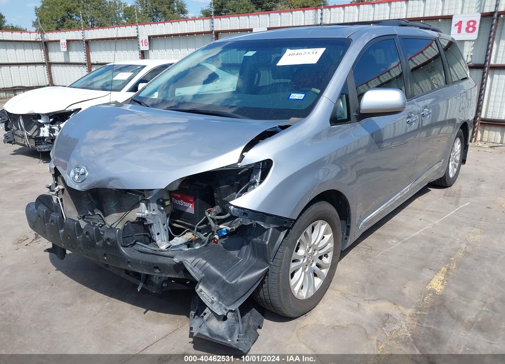 2013 TOYOTA SIENNA XLE V6 8 PASSENGER VIN: 5TDYK3DC7DS328912
