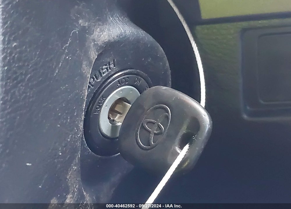 2015 TOYOTA TUNDRA SR5 5.7L V8 VIN: 5TFEY5F12FX188600