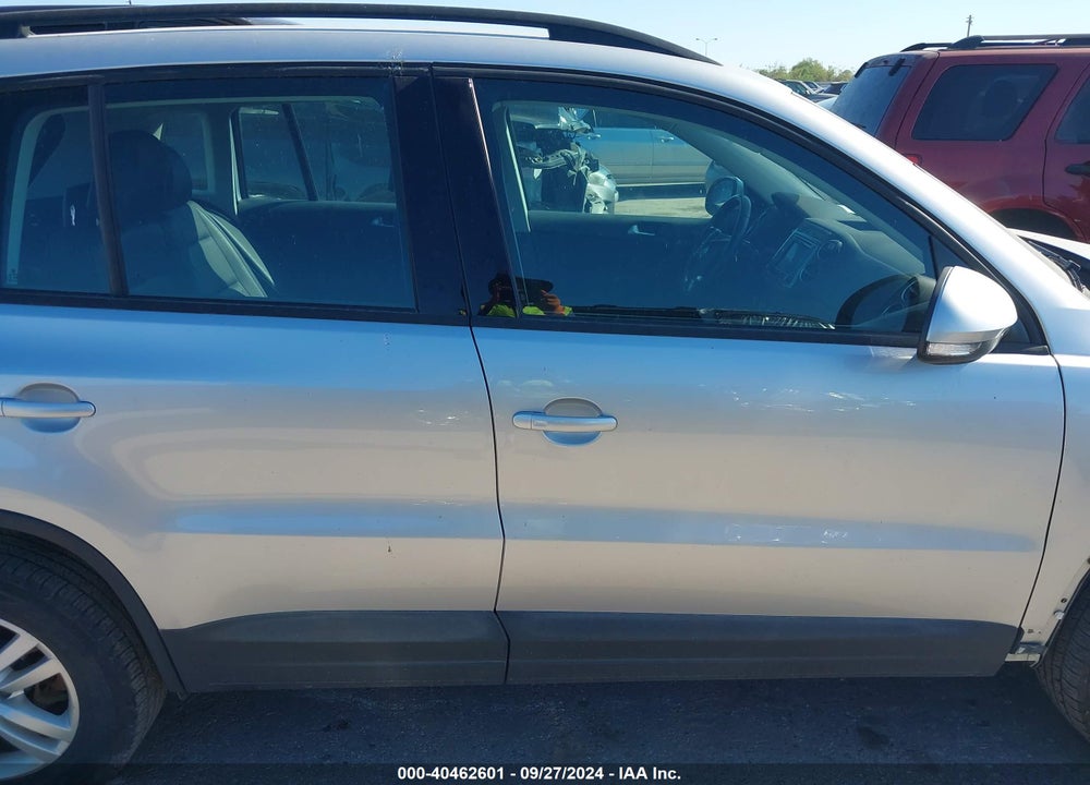 2017 VOLKSWAGEN TIGUAN 2.0T/2.0T S VIN: WVGBV7AX7HK024094
