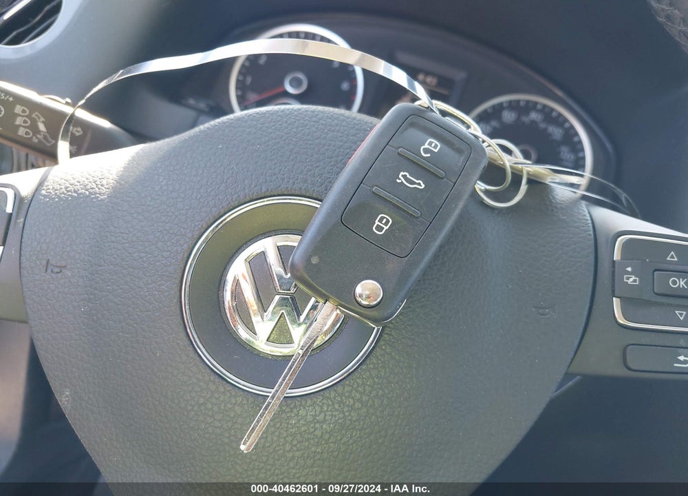2017 VOLKSWAGEN TIGUAN 2.0T/2.0T S VIN: WVGBV7AX7HK024094