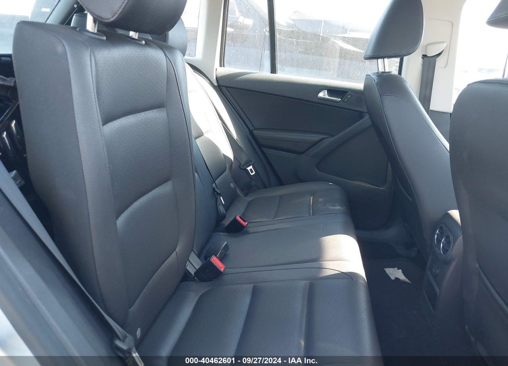 2017 VOLKSWAGEN TIGUAN 2.0T/2.0T S VIN: WVGBV7AX7HK024094