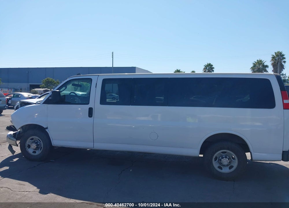 2017 CHEVROLET EXPRESS 3500 LT VIN: 1GAZGPFF5H1239422