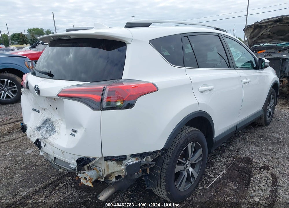 2018 TOYOTA RAV4 ADVENTURE/XLE VIN: 2T3RFREV2JW802688