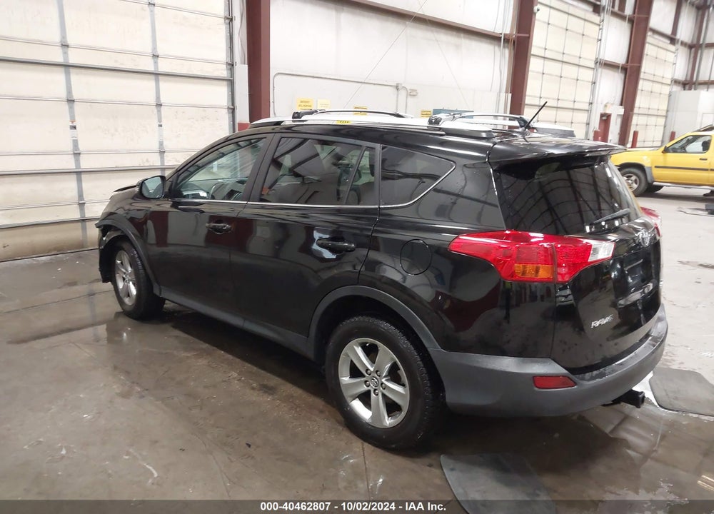 2015 TOYOTA RAV4 XLE VIN: 2T3RFREV7FW354732