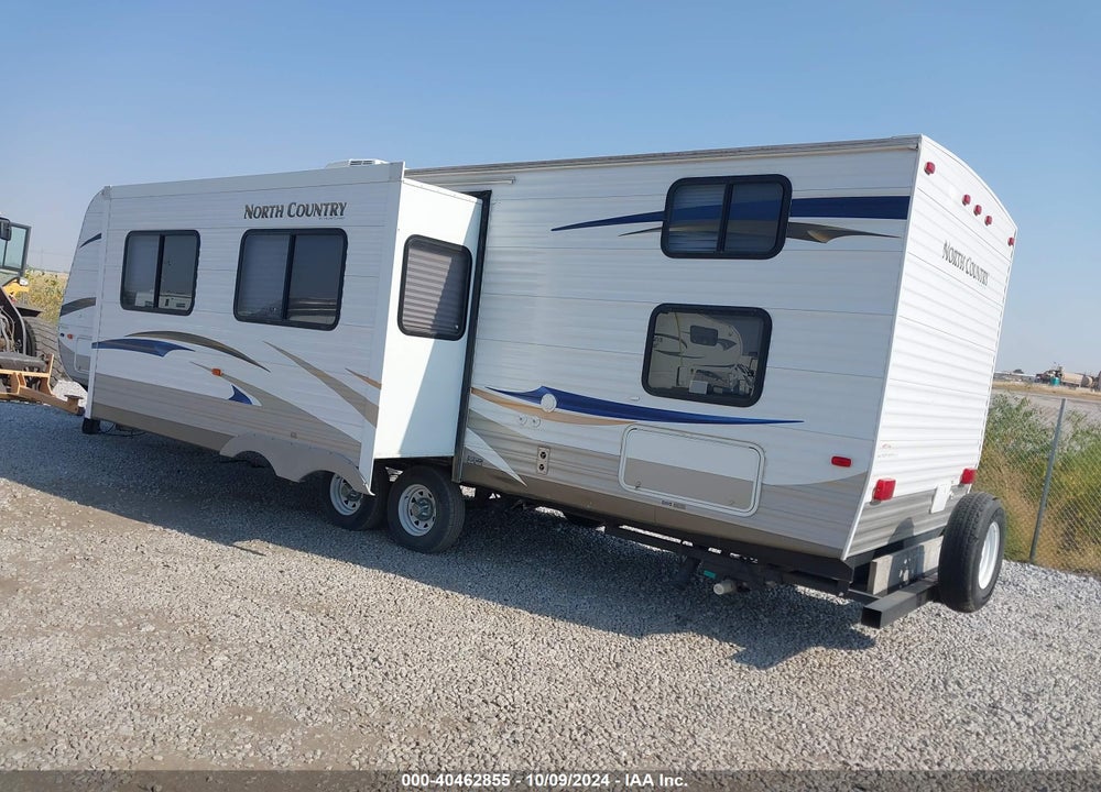 2011 NORTH COUNTRY 31 BKS VIN: 5SFEB3422BE222698