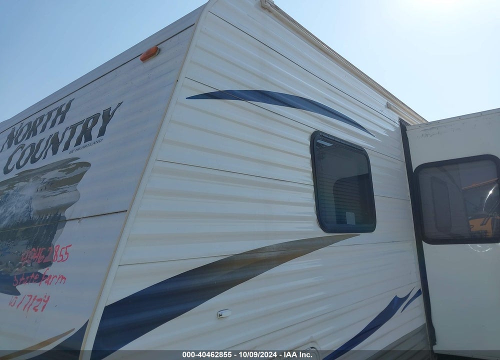 2011 NORTH COUNTRY 31 BKS VIN: 5SFEB3422BE222698