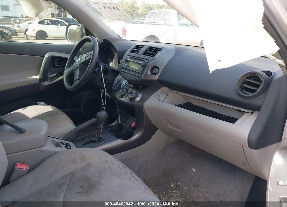 2012 TOYOTA RAV4 VIN: 2T3KF4DV7CW134282