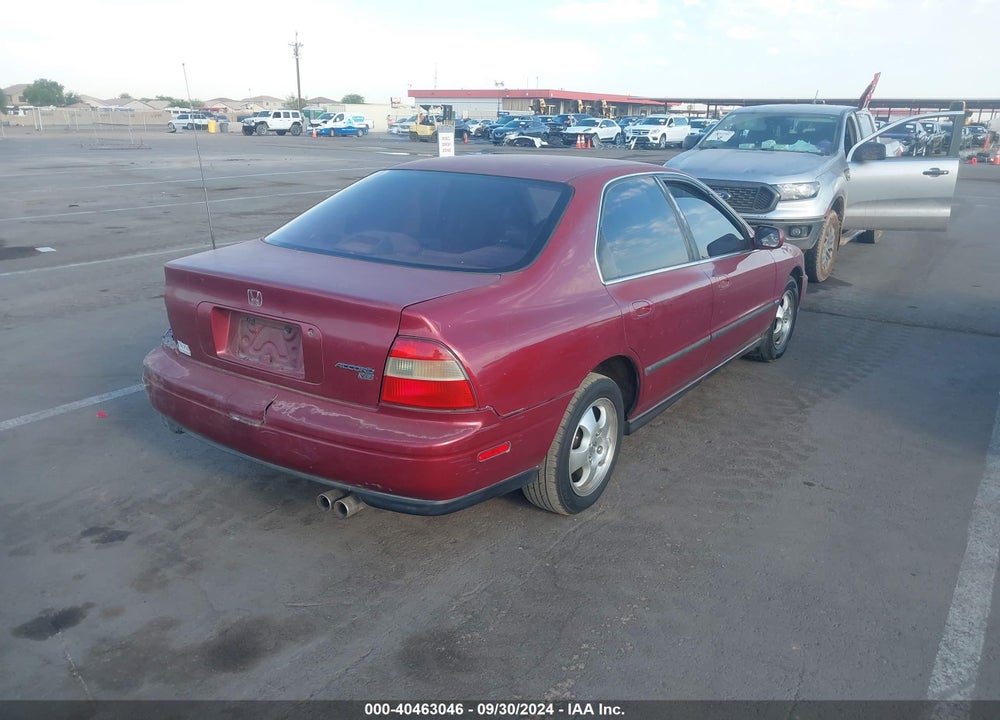 1995 HONDA ACCORD LX VIN: 1HGCE6640SA013812