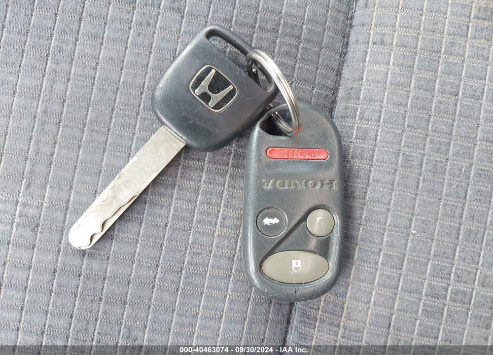 2003 HONDA CR-V LX VIN: JHLRD68453C014150