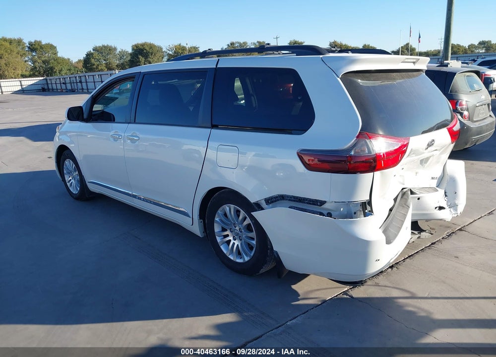 2015 TOYOTA SIENNA XLE LIMITED VIN: 5TDYK3DC7FS652915