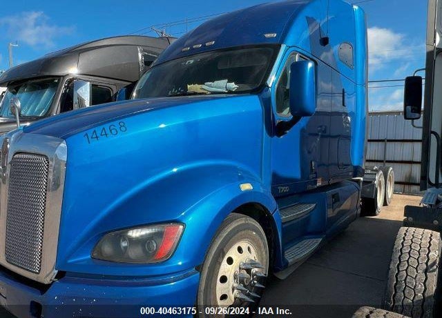 2016 KENWORTH T700 T700 VIN: 1XKFDP9X3GJ467980