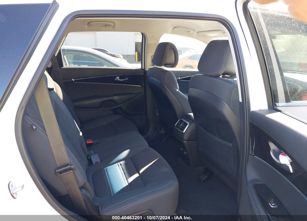 2016 KIA SORENTO 2.4L LX VIN: 5XYPGDA33GG165801