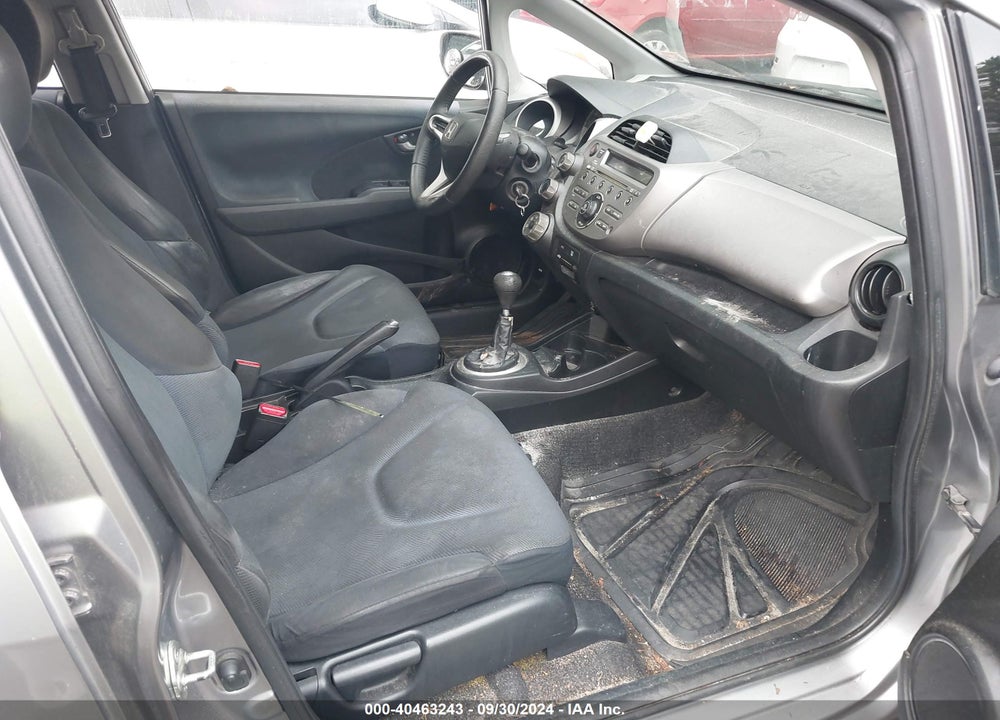 2009 HONDA FIT VIN: JHMGE874X9S069978