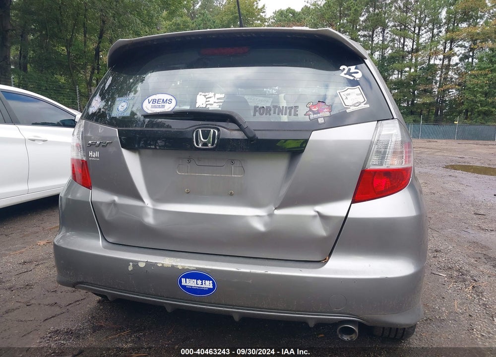 2009 HONDA FIT VIN: JHMGE874X9S069978