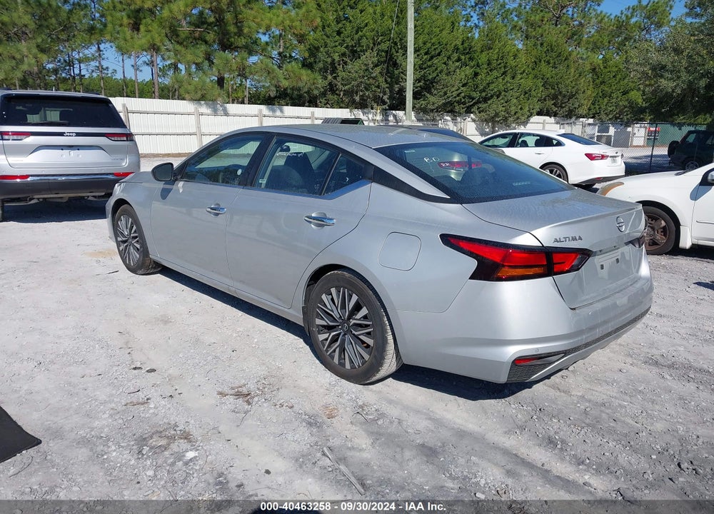 2024 NISSAN ALTIMA SV FWD VIN: 1N4BL4DV1RN352927