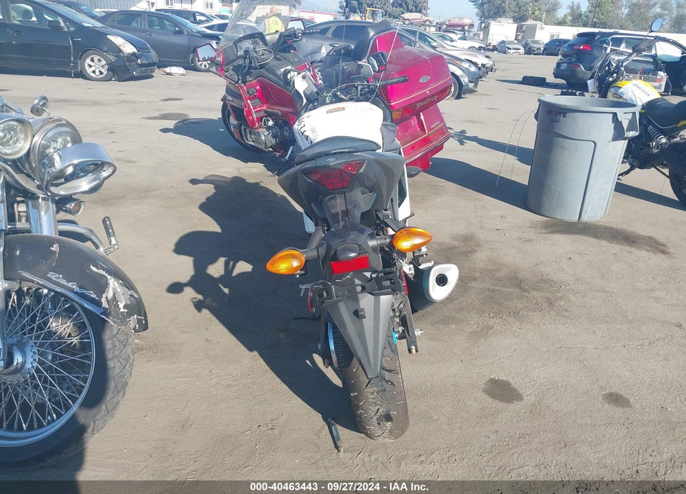 2024 YAMAHA YZFR3 A VIN: MH3RH18Y3RK014994