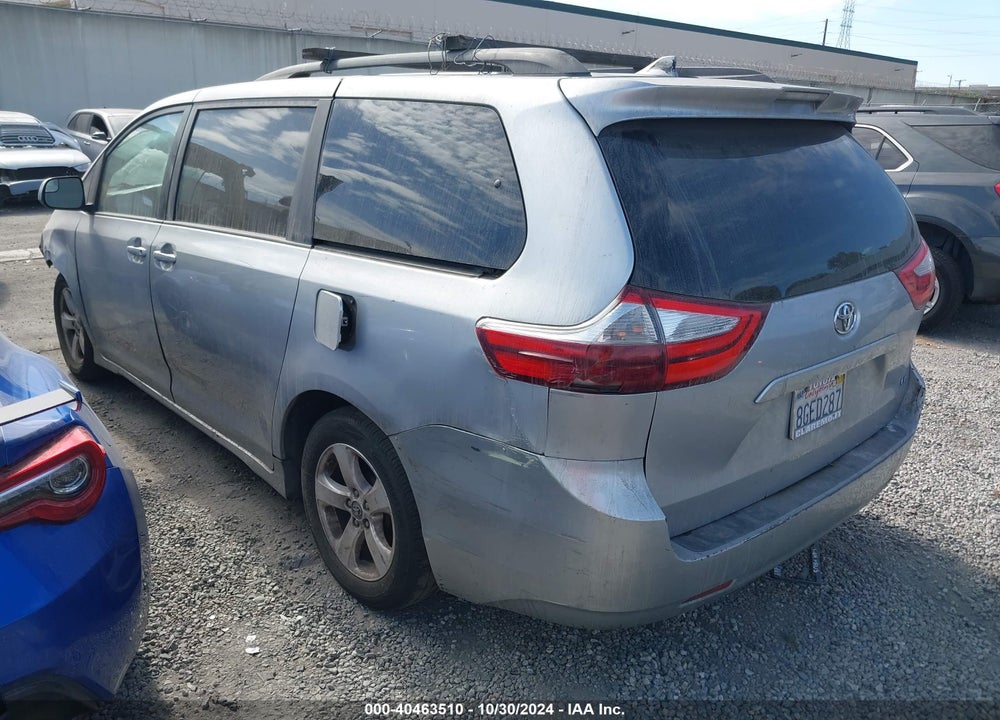 2018 TOYOTA SIENNA LE 8 PASSENGER VIN: 5TDKZ3DC7JS919500