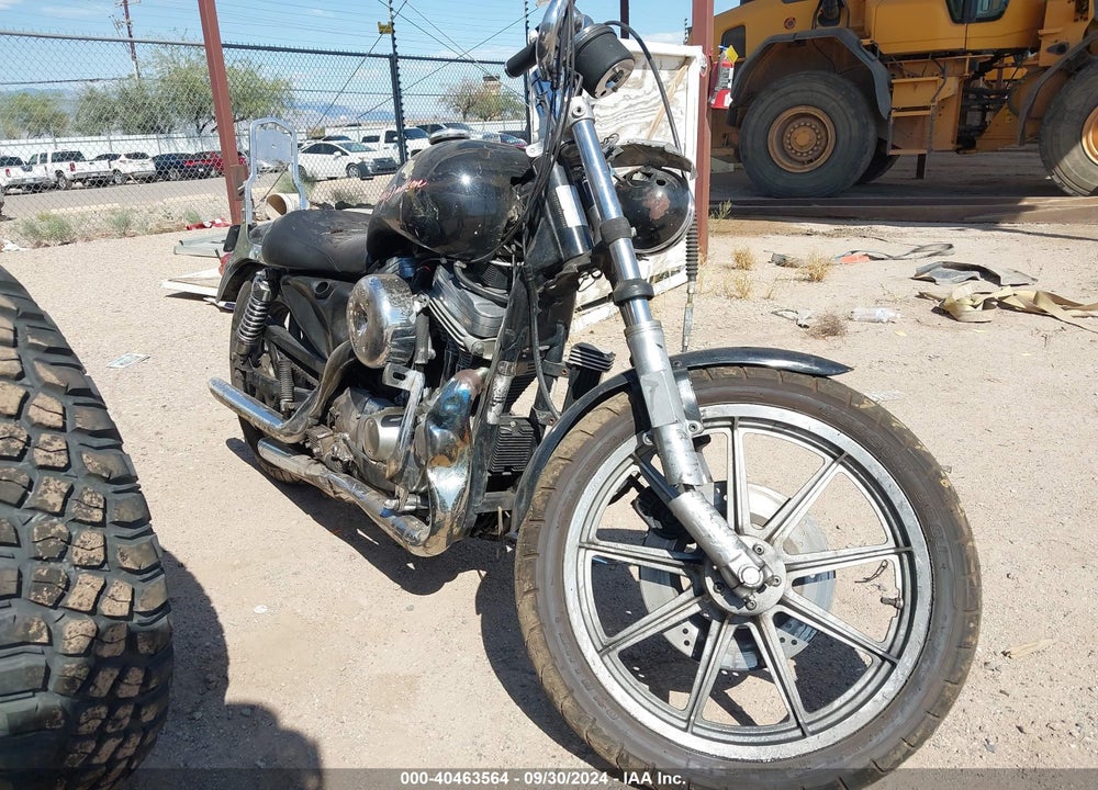 1986 HARLEY-DAVIDSON XLH883 VIN: 1HD4CAM15GY110361
