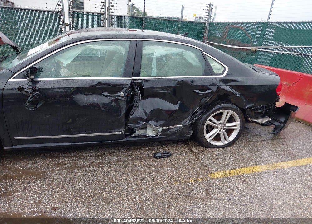 2014 VOLKSWAGEN PASSAT 2.0L TDI SE VIN: 1VWBN7A33EC032973