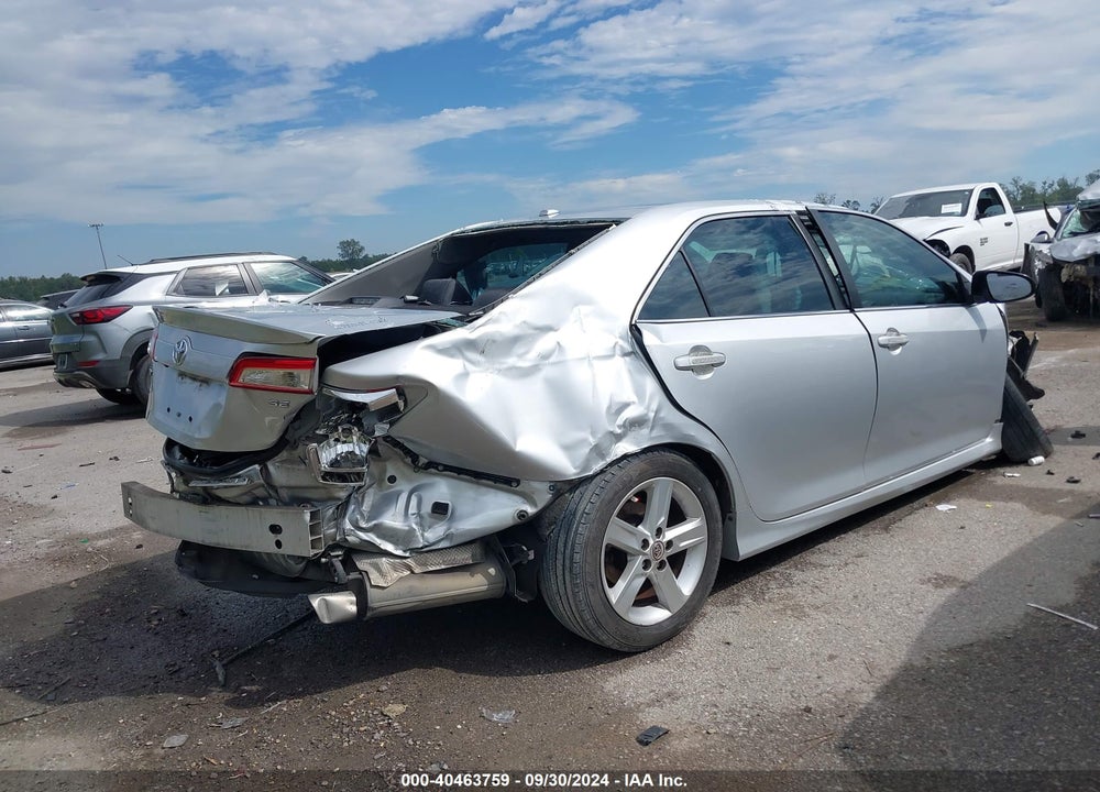 2014 TOYOTA CAMRY SE VIN: 4T1BF1FK4EU748512