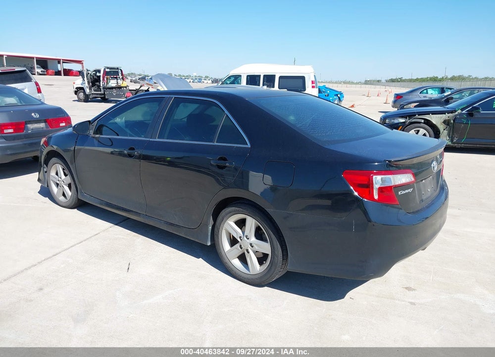 2014 TOYOTA CAMRY SE VIN: 4T1BF1FK5EU444945